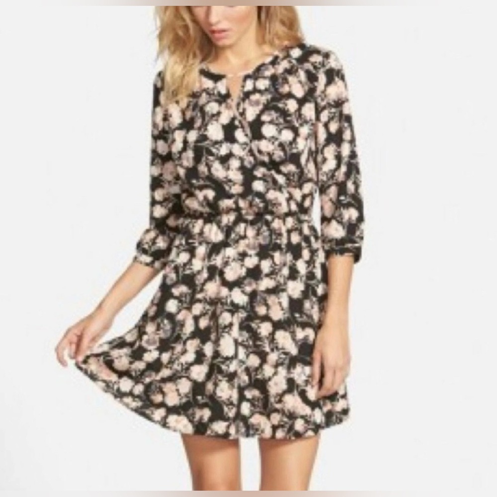 Lush Black Sundress with Scoop Neck and Cuffed Sleeves